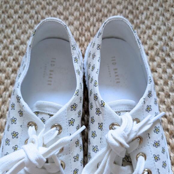 TED BAKER Kimia Metropolis Daisy Sneakers, Cream, Daisy Print, 38/US 7.5… - Picture 2 of 9